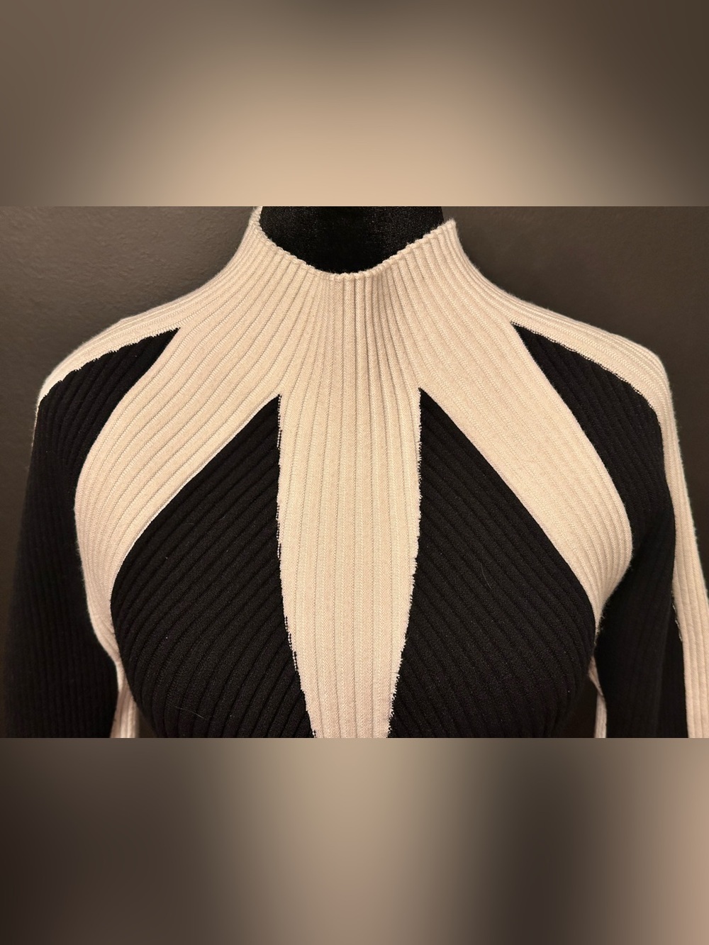 Glam Pullover - Picture 4 of 11